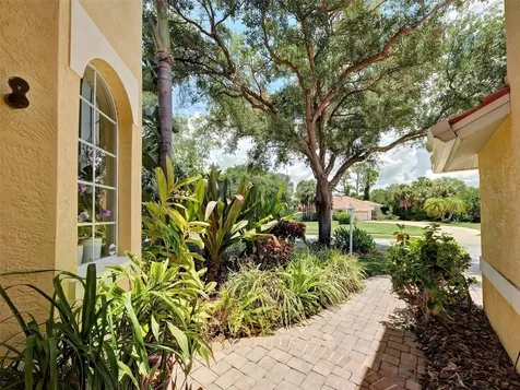 5026 Hanging Moss Lane Sarasota FL 34238