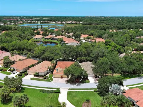 5026 Hanging Moss Lane Sarasota FL 34238