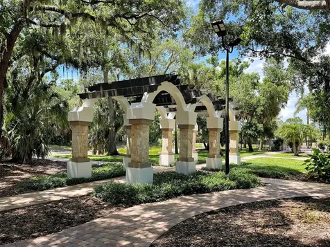 5026 Hanging Moss Lane Sarasota FL 34238
