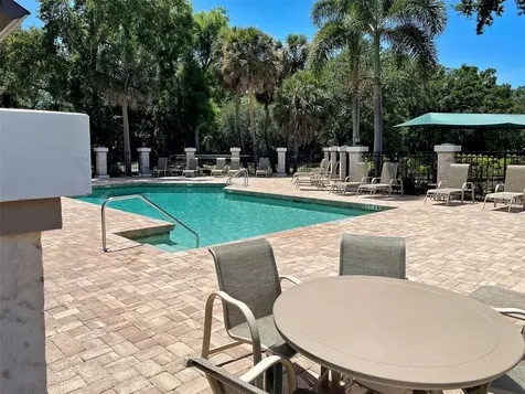5026 Hanging Moss Lane Sarasota FL 34238