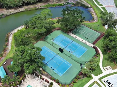 5026 Hanging Moss Lane Sarasota FL 34238