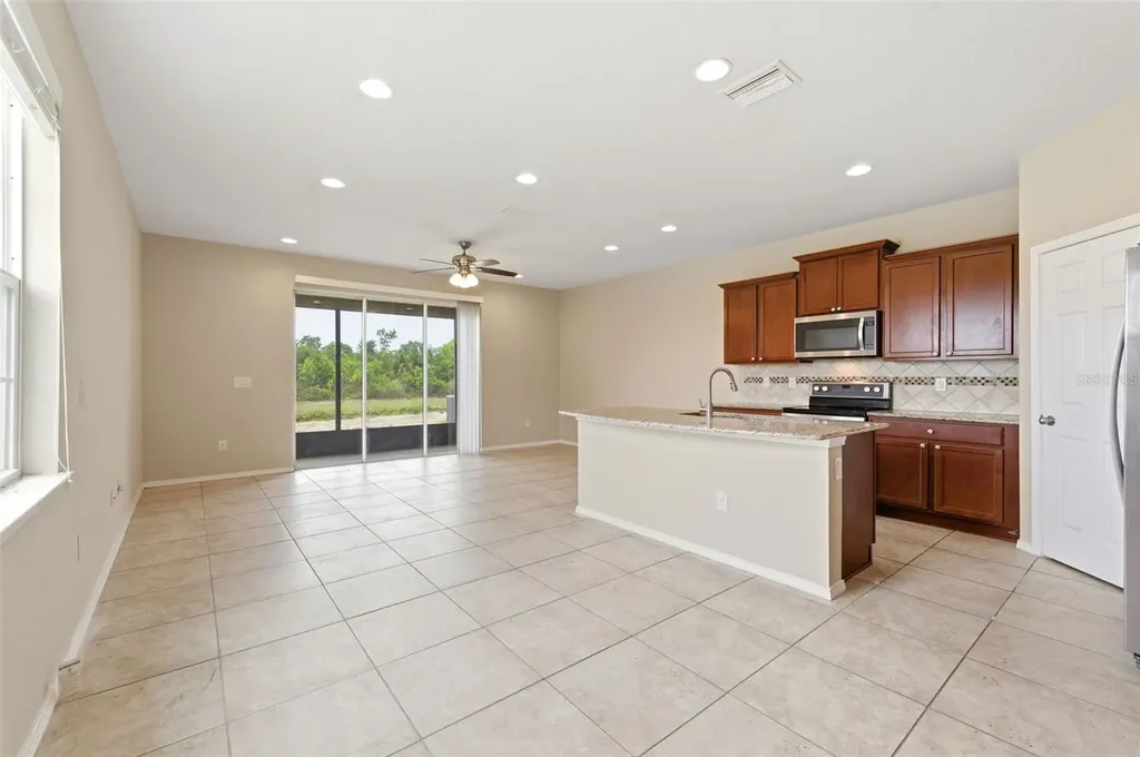 8961 Turnstone Haven Place Tampa FL 33619
