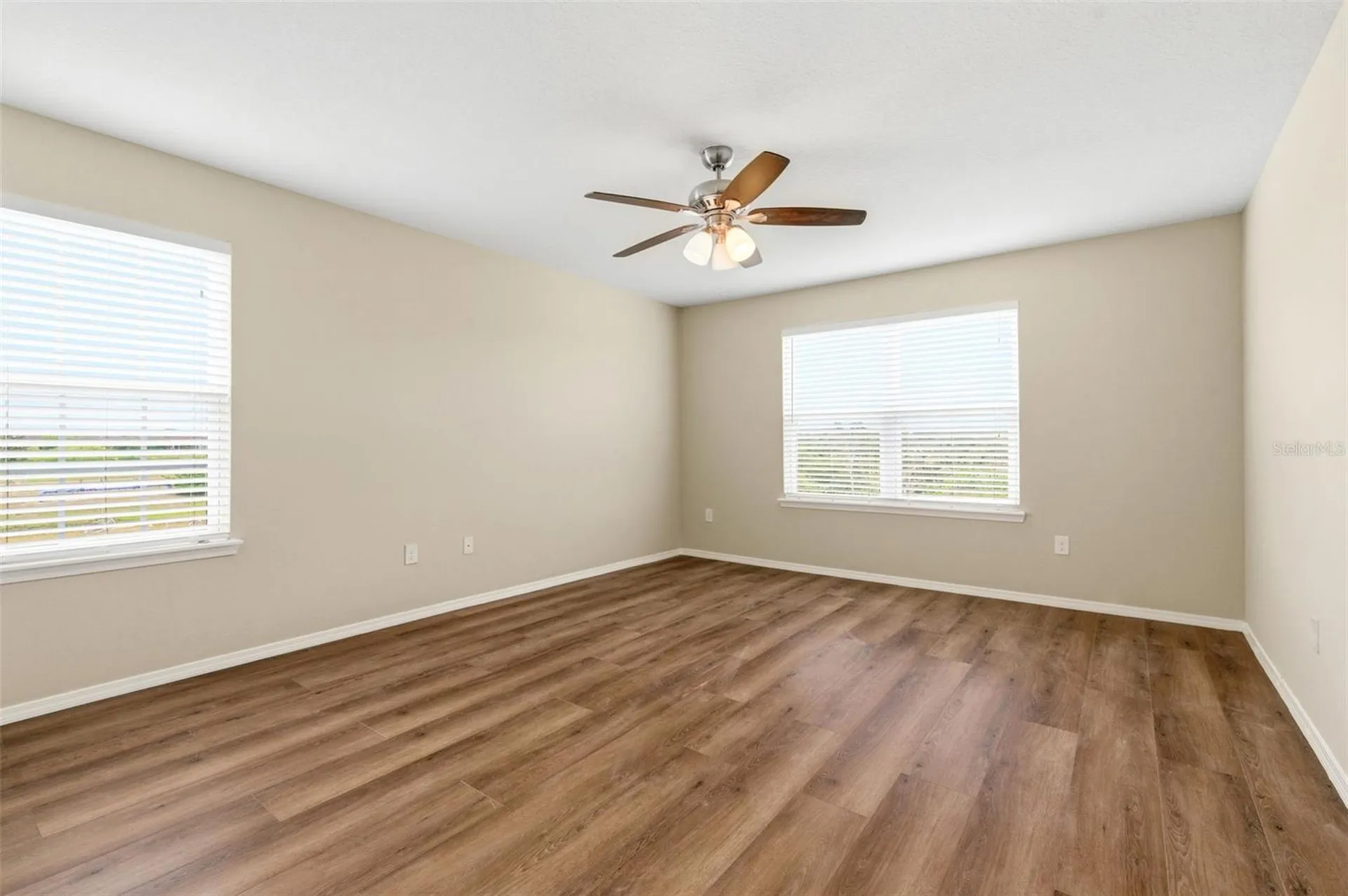 8961 Turnstone Haven Place Tampa FL 33619