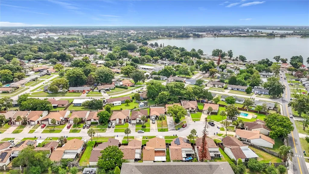 2115 Kings Crossing SW Winter Haven FL 33880
