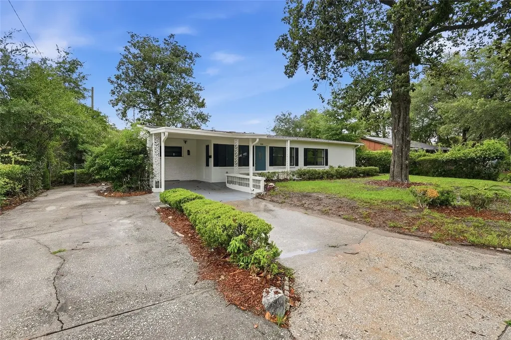 910 NE 24th Street Gainesville FL 32641