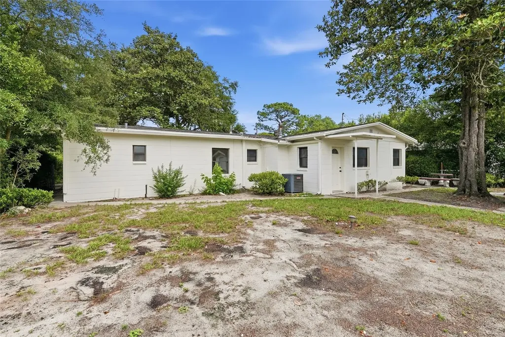 910 NE 24th Street Gainesville FL 32641