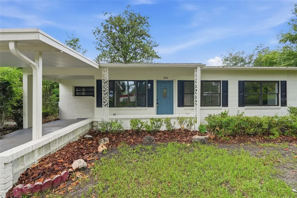 910 NE 24th Street Gainesville FL 32641