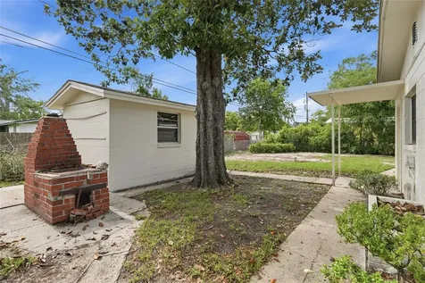 910 NE 24th Street Gainesville FL 32641