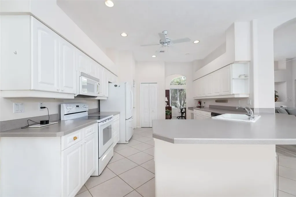 100 Paradise Valley Court Daytona Beach FL 32114