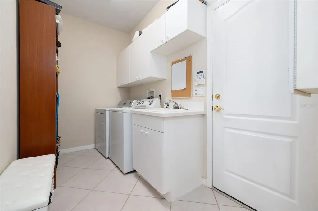 100 Paradise Valley Court Daytona Beach FL 32114