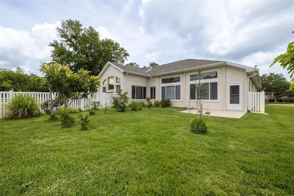 100 Paradise Valley Court Daytona Beach FL 32114