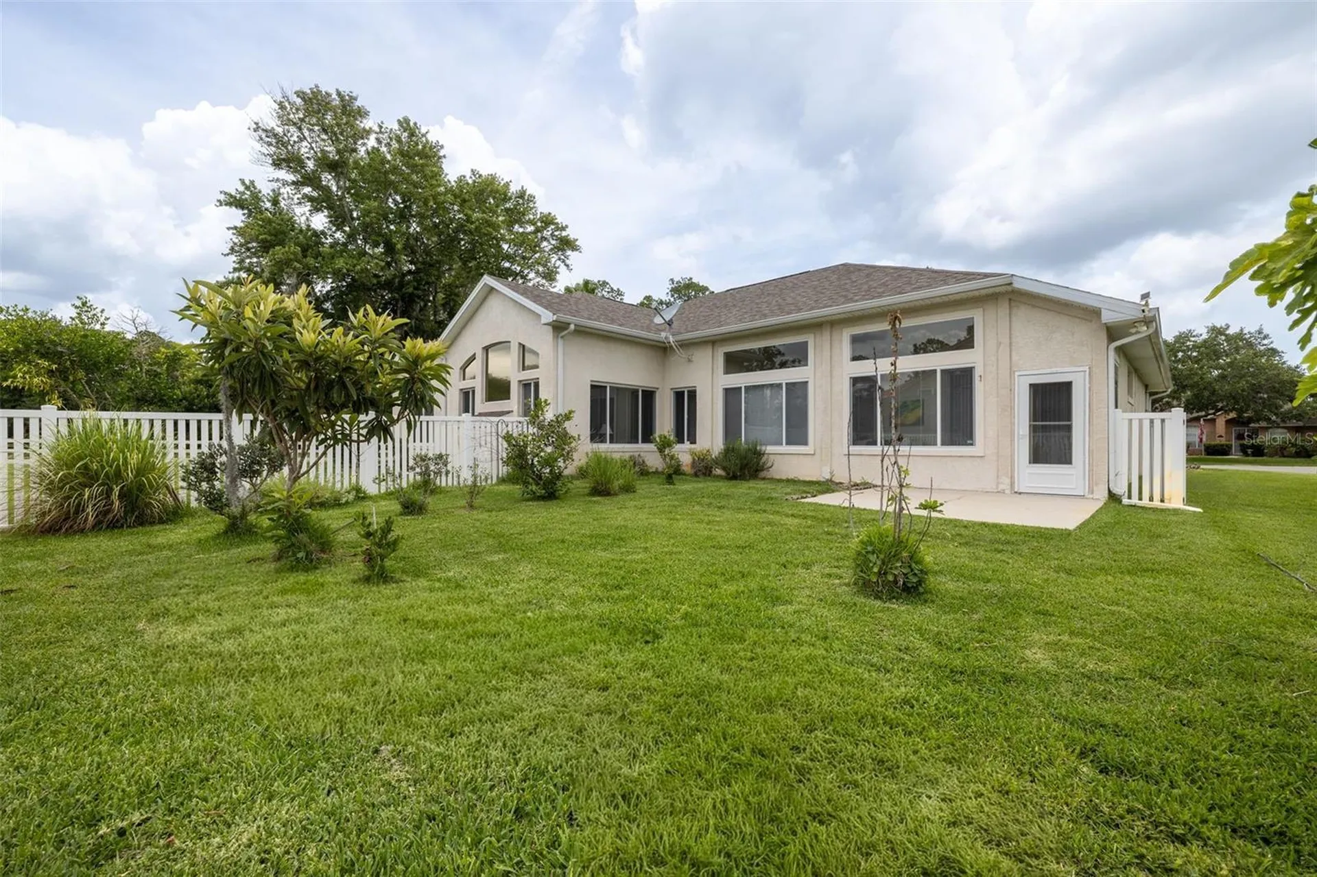 100 Paradise Valley Court Daytona Beach FL 32114