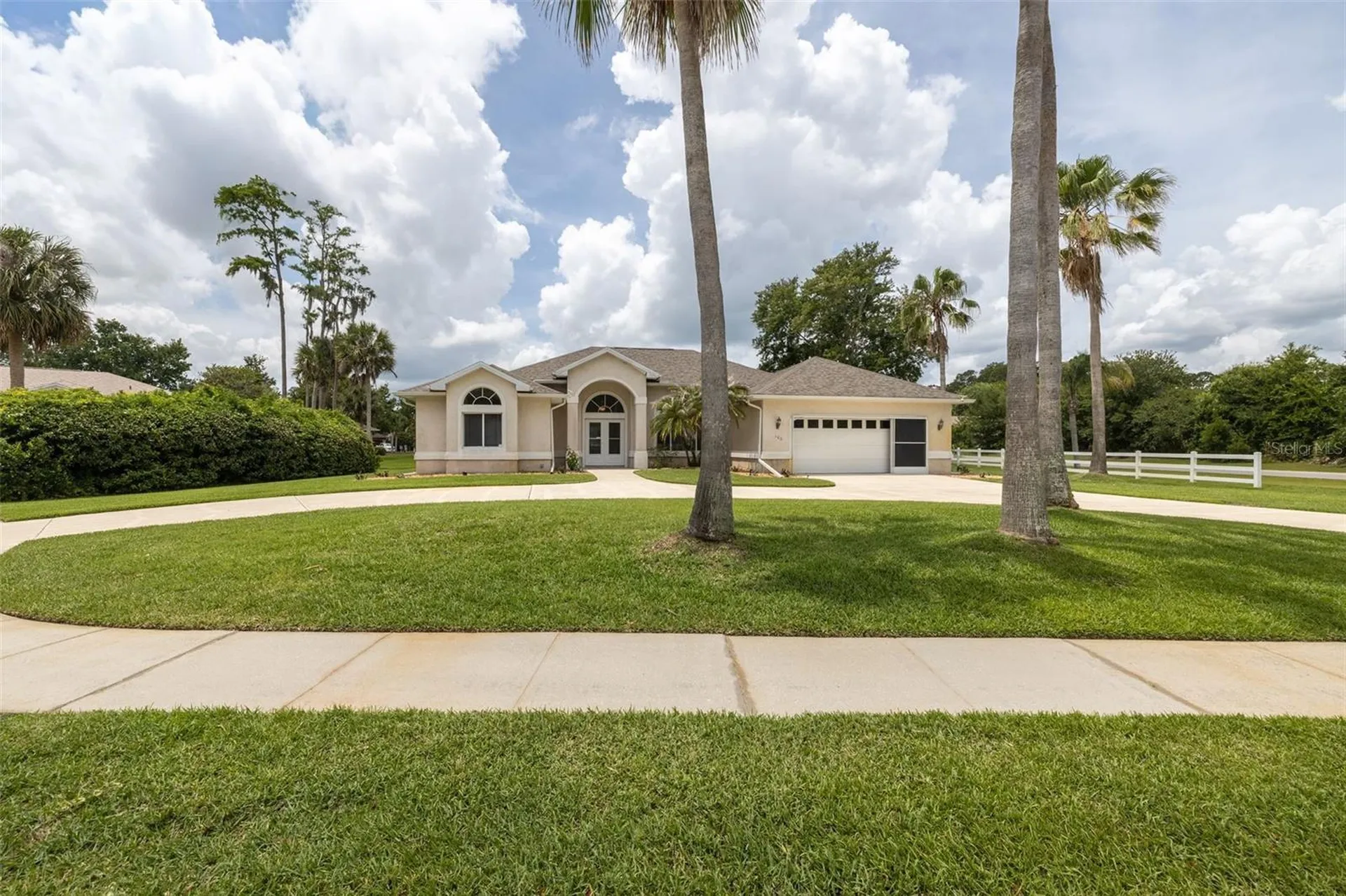 100 Paradise Valley Court Daytona Beach FL 32114