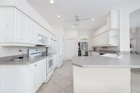 100 Paradise Valley Court Daytona Beach FL 32114