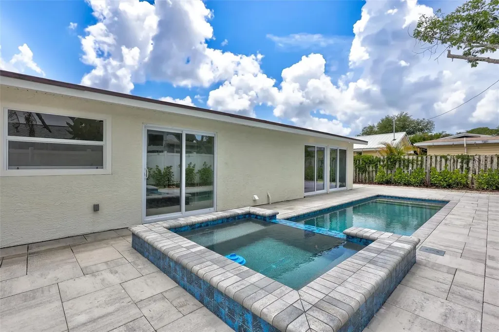 2647 Sydelle Street Sarasota FL 34237