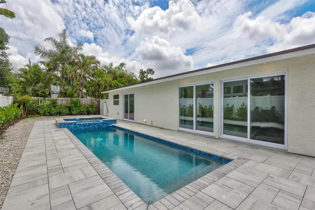 2647 Sydelle Street Sarasota FL 34237