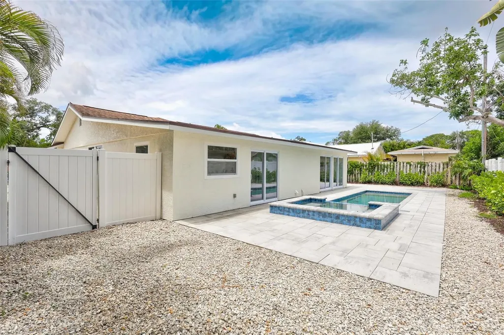2647 Sydelle Street Sarasota FL 34237