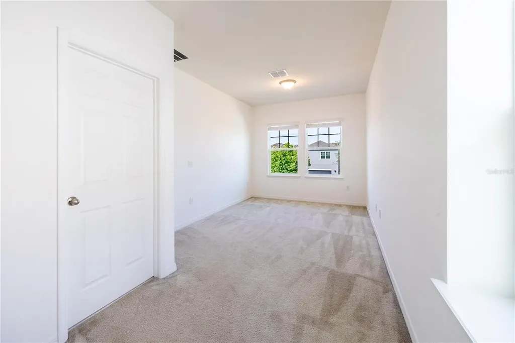 2247 White Feather Loop Oakland FL 34760