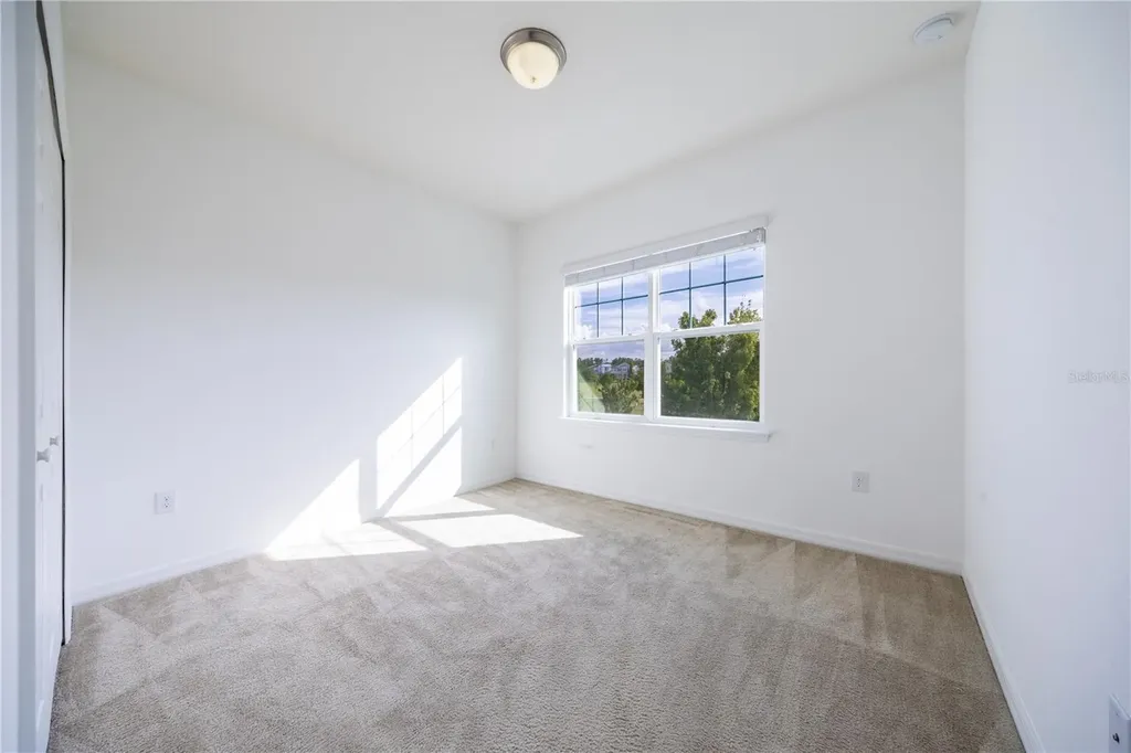 2247 White Feather Loop Oakland FL 34760