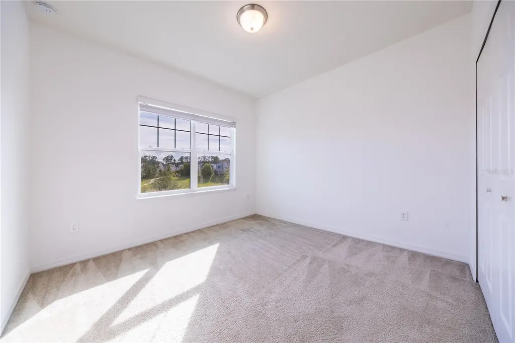 2247 White Feather Loop Oakland FL 34760