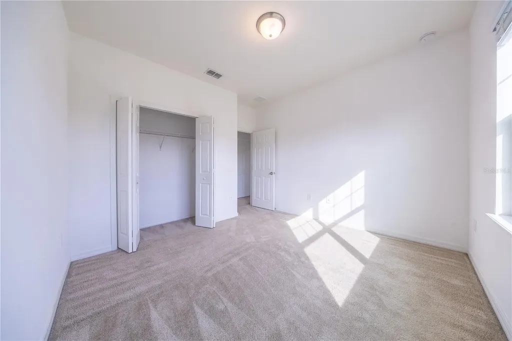 2247 White Feather Loop Oakland FL 34760