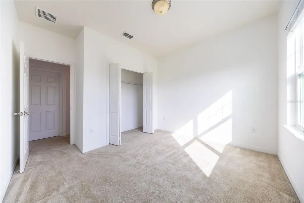 2247 White Feather Loop Oakland FL 34760
