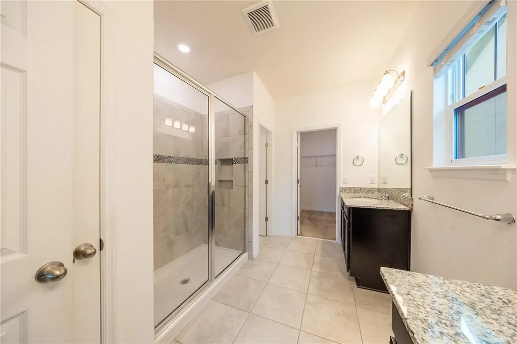 2247 White Feather Loop Oakland FL 34760