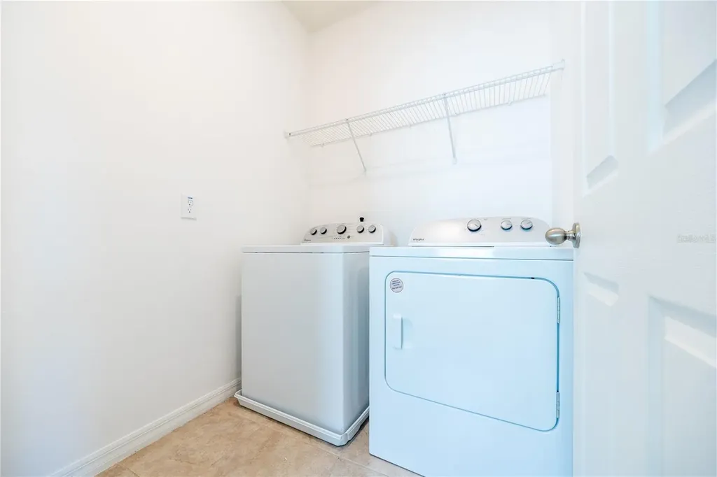 2247 White Feather Loop Oakland FL 34760