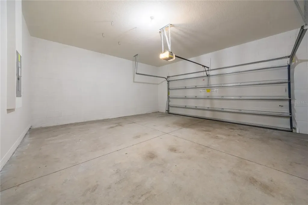 2247 White Feather Loop Oakland FL 34760