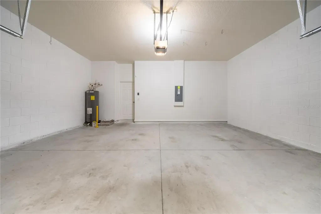 2247 White Feather Loop Oakland FL 34760