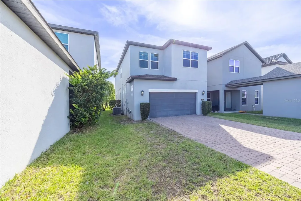 2247 White Feather Loop Oakland FL 34760