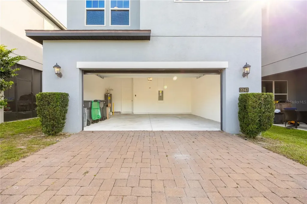 2247 White Feather Loop Oakland FL 34760