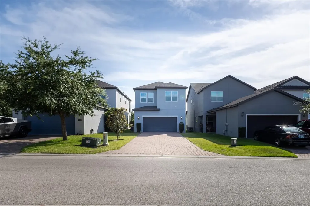 2247 White Feather Loop Oakland FL 34760