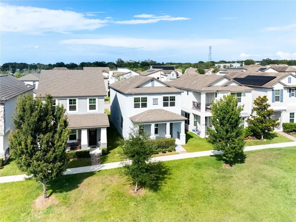 2247 White Feather Loop Oakland FL 34760