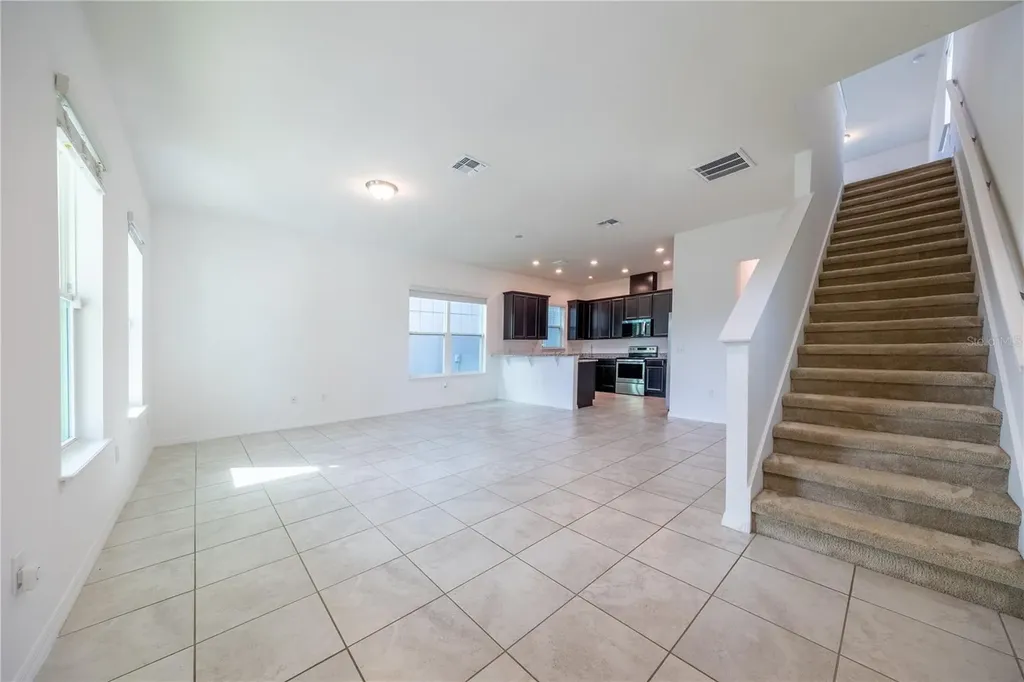 2247 White Feather Loop Oakland FL 34760