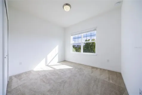 2247 White Feather Loop Oakland FL 34760