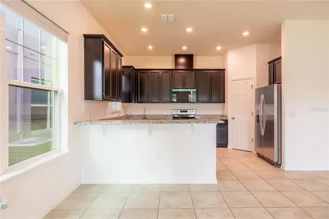 2247 White Feather Loop Oakland FL 34760