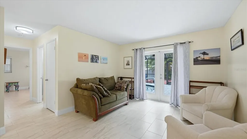6233 Rockefeller Avenue Sarasota FL 34231