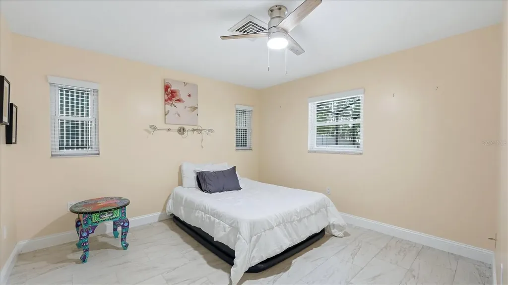 6233 Rockefeller Avenue Sarasota FL 34231