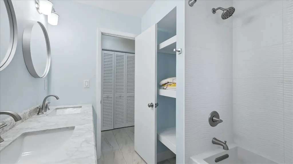 6233 Rockefeller Avenue Sarasota FL 34231