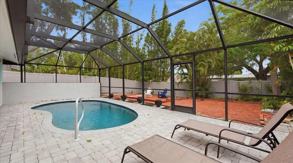 6233 Rockefeller Avenue Sarasota FL 34231