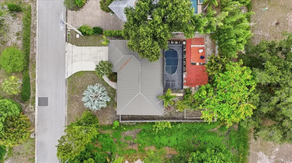 6233 Rockefeller Avenue Sarasota FL 34231