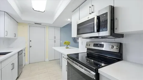 6233 Rockefeller Avenue Sarasota FL 34231