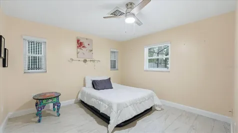6233 Rockefeller Avenue Sarasota FL 34231