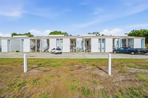 3821 N Oak Drive Tampa FL 33611