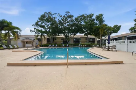 3821 N Oak Drive Tampa FL 33611