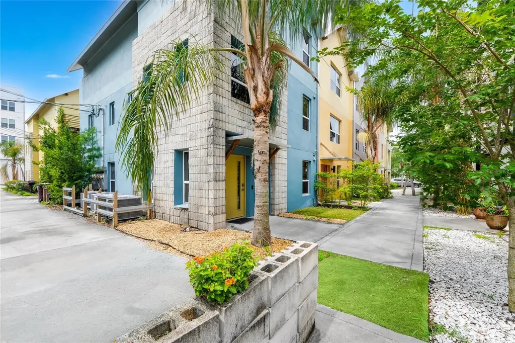 1607 Woodward Street Orlando FL 32803