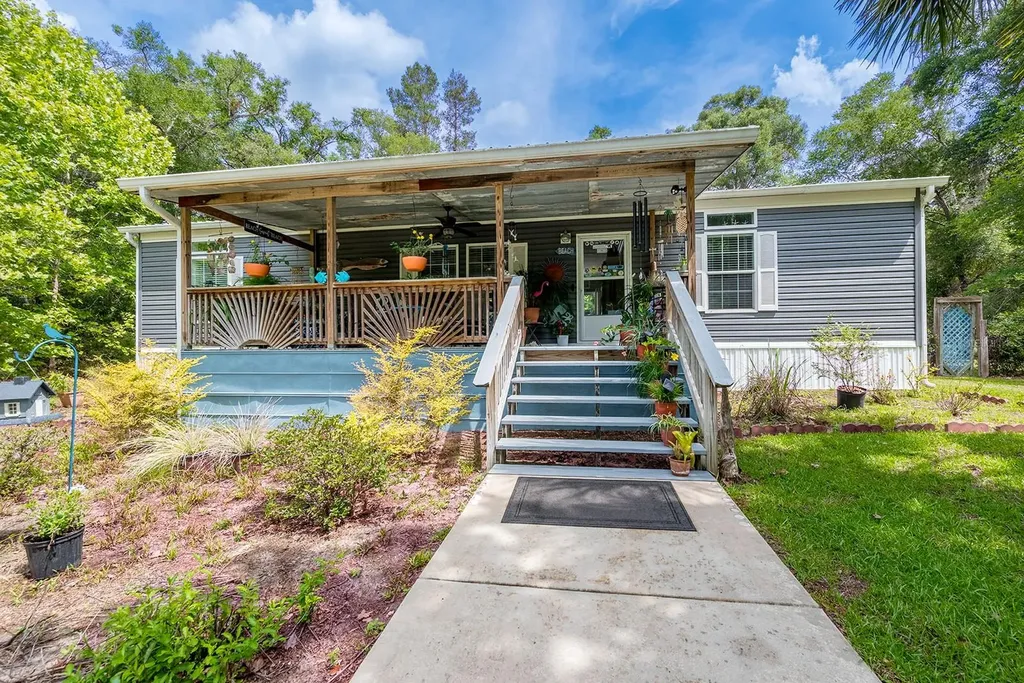 225 NE 543rd Avenue Old Town FL 32680