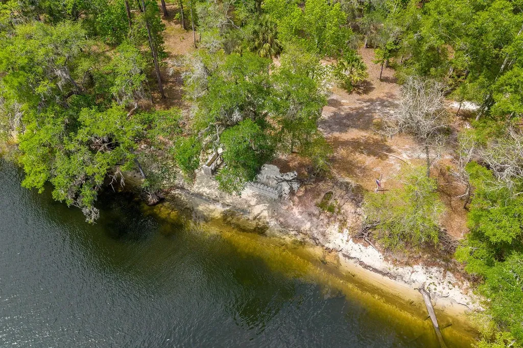 225 NE 543rd Avenue Old Town FL 32680