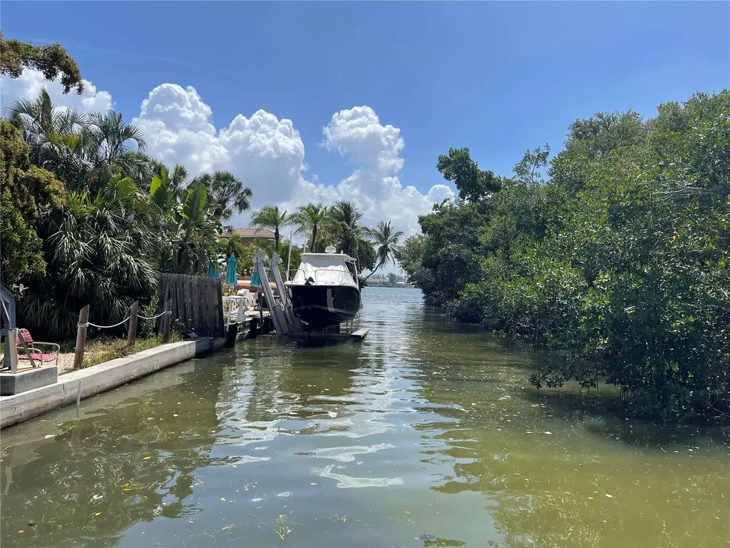 2100 Avenue A Bradenton Beach FL 34217